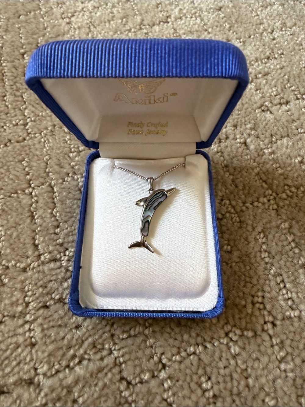 NWT-Ariki handcrafted Paua Dolphin Chain Necklace - Silver